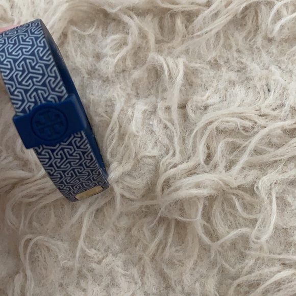 Tory Burch FitBit Case - Picture 5 of 9